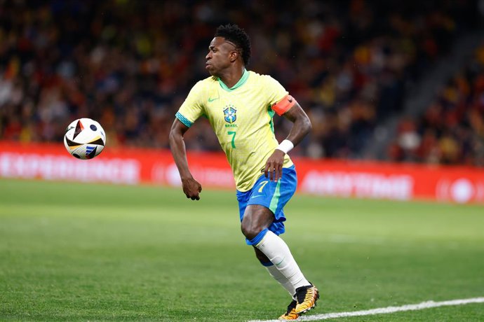 Archivo - Vinicius Junior of Brazil in action during the international friendly football match played between Spain and Brazil at Santiago Bernabeu stadium on March 26, 2024, in Madrid, Spain.