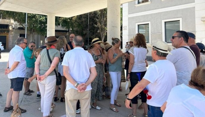 El Ayuntamiento de Alicante asegura que informará a vecinos de Séneca de "avances" en la zona y "locales para reunirse"