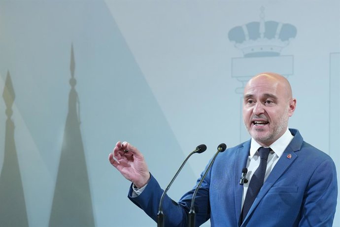 Archivo - El delegat del Govern central a Catalunya, Carlos Prieto