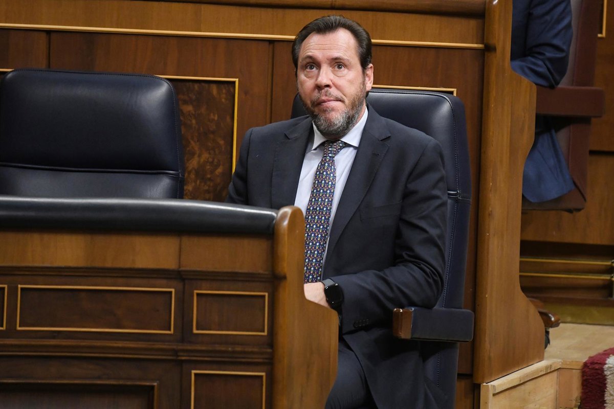 Sumar pide explicaciones a Puente en el Pleno del Congreso por el Cercanías aragonés y el peaje en Asturias