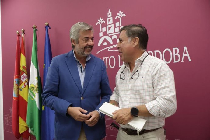 El portavoz del gobierno del Ayuntamiento de Córdoba, Miguel Ángel Torrico, y el delegado de Infraestructuras, Miguel Ruiz Madruga.