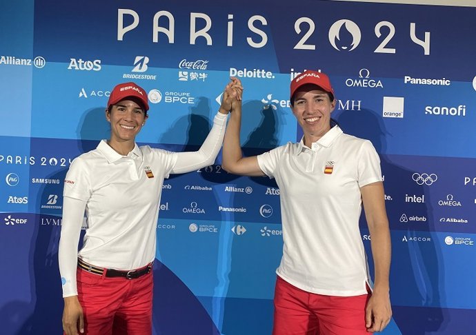 Archivo - Azahara Muñoz (izda) y Carlota Ciganda (dcha) en los Juegos Olimpicos de París de 2024
