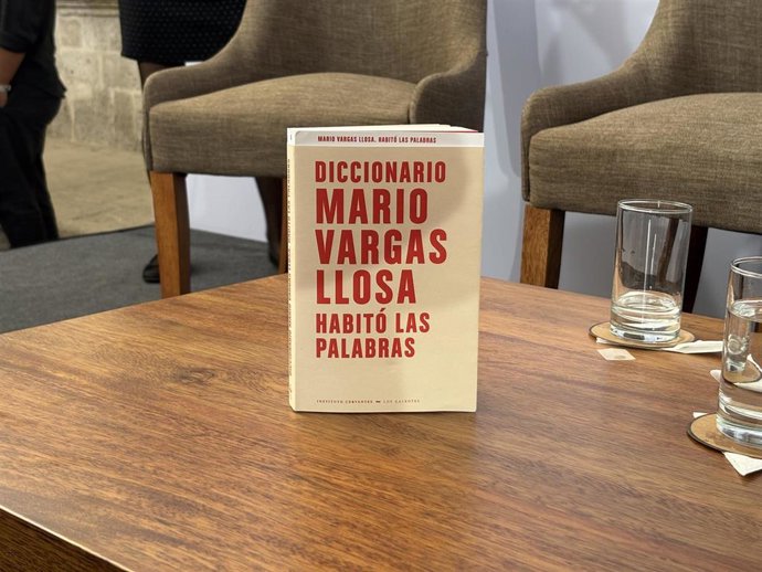 EL Diccionario Vargas Llosa ve la luz en Arequipa (Perú) como una "radiografía" de "las obsesiones" del Premio Nobel