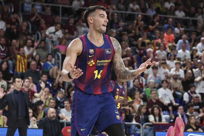 Willy Hernangomez, do FC Barcelona, gesticula durante a partida de basquete do Campeonato Espanhol, Liga ACB Endesa, disputada entre o FC Barcelona e o Hiopos Lleida no Palau Blaugrana em 12 de outubro de 2025 em Barcelona, Espanha.