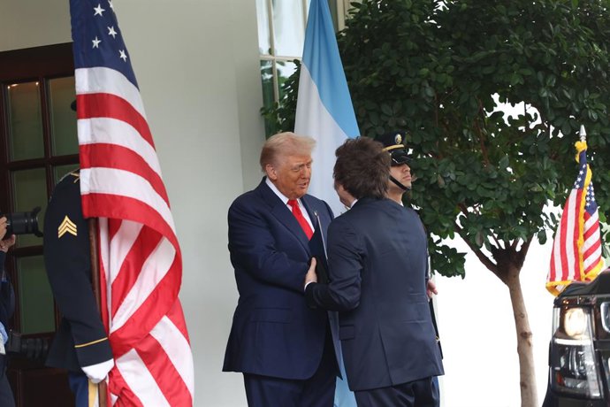 O presidente dos EUA, Donald Trump, recebe seu colega argentino Javier Milei na Casa Branca