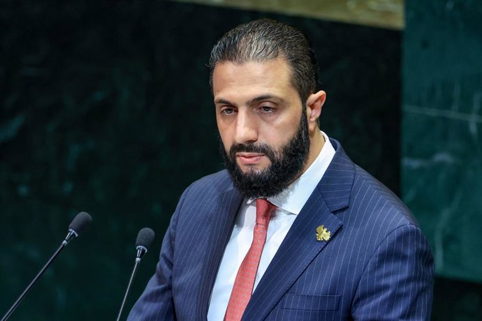 EUA, NOVA YORK Cidade de Nova York - 24 de setembro de 2025: O presidente da Síria, Ahmed al-Sharaa, fala em uma reunião durante a 80ª sessão da Assembleia Geral da ONU