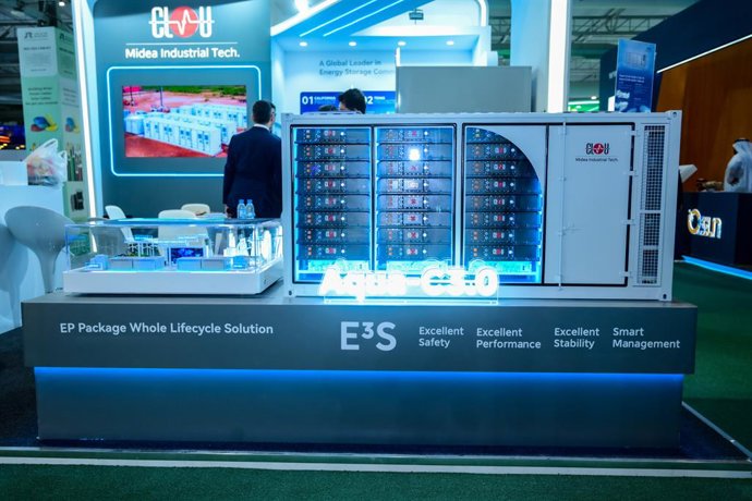 CLOU Aqua-C3.0 Pro Liquid-Cooled Energy Storage System