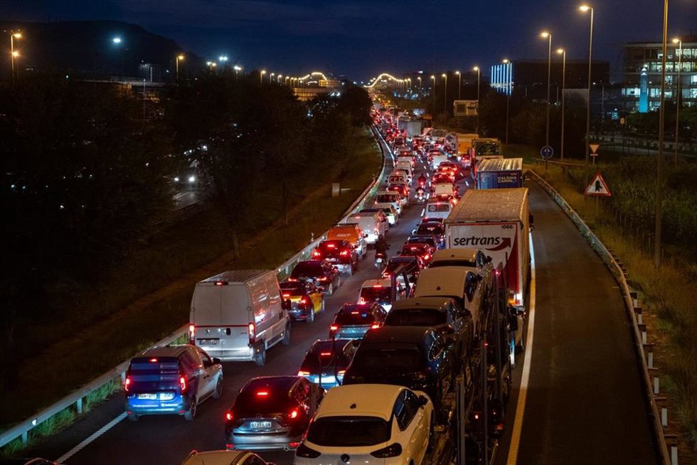 La Ronda Litoral en sentido Llobregat, cortada poco después de las 7