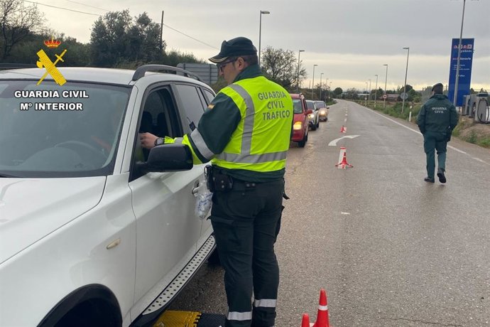 Control de la Guardia Civil durante las fiestas del Pilar de Zaragoza