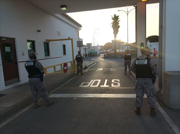 Archivo - Acceso de la Base Naval de Rota