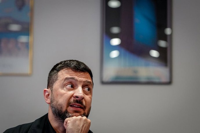23 de setembro de 2025, EUA, Nova York: O presidente ucraniano Volodymyr Zelensky fala aos jornalistas após sua reunião com o presidente dos EUA, Donald Trump, à margem do debate geral da Assembleia Geral da ONU. Mais de 140 chefes de estado e de governo 
