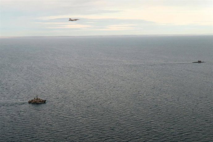 Despliegue de las Fuerzas Armadas de Suecia ante la presencia de un submarino ruso en el mar Báltico