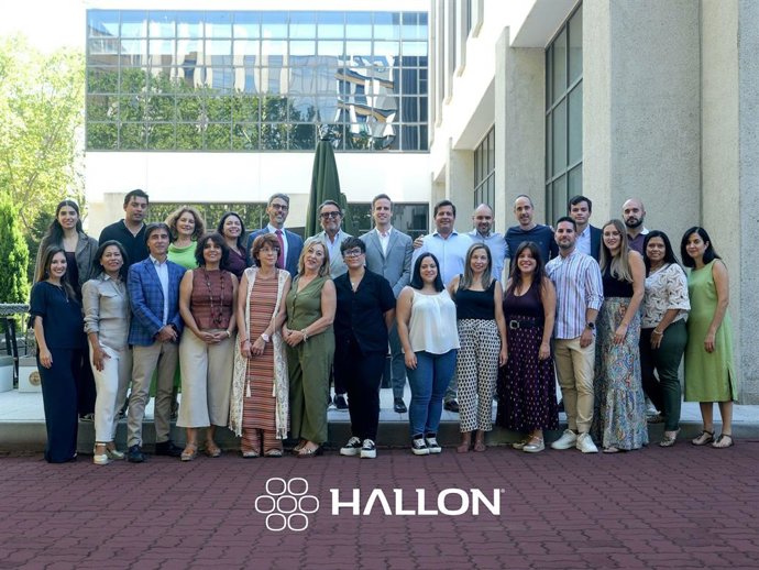 Parte del equipo de Hallon en la sede de Madrid.