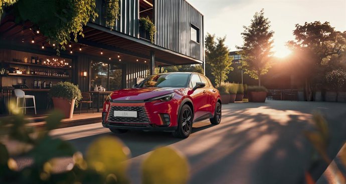 Lexus arranca la venta de la edición Vibrant Edition del LBX, disponible desde 43.200 euros