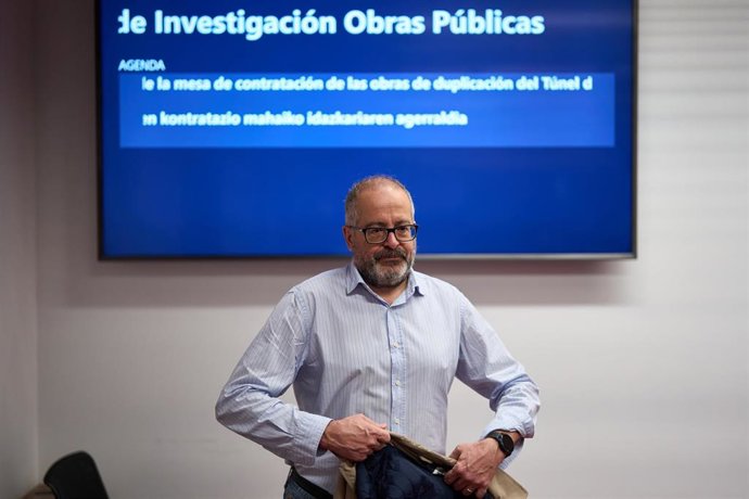 Lorenzo Serena, secretario de la mesa de contratación de las obras de Belate.