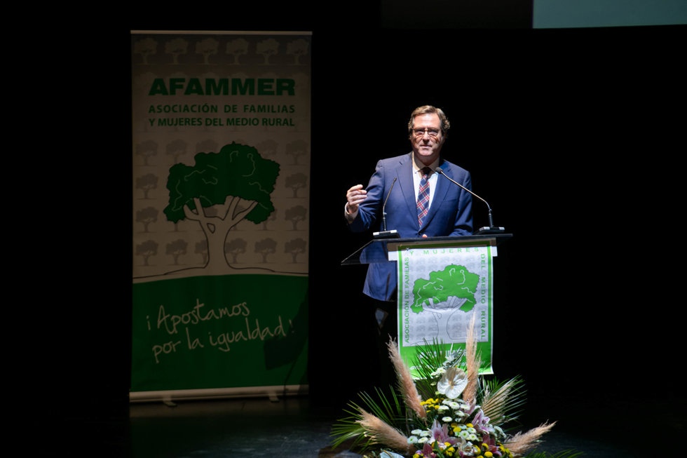 El presidente de la CEOE, Antonio Garamendi, en el acto de AFAMMER en Puertollano.