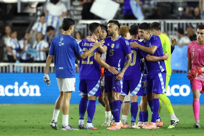 FORT LAUDERDALE, FL - OCTOBER 14: Argentina players celebrate after a 6-0 win following the international friendly soccer match between Argentina and Puerto Rico on Tuesday, October 14, 2025 at Chase Stadium in Fort Lauderdale, FL