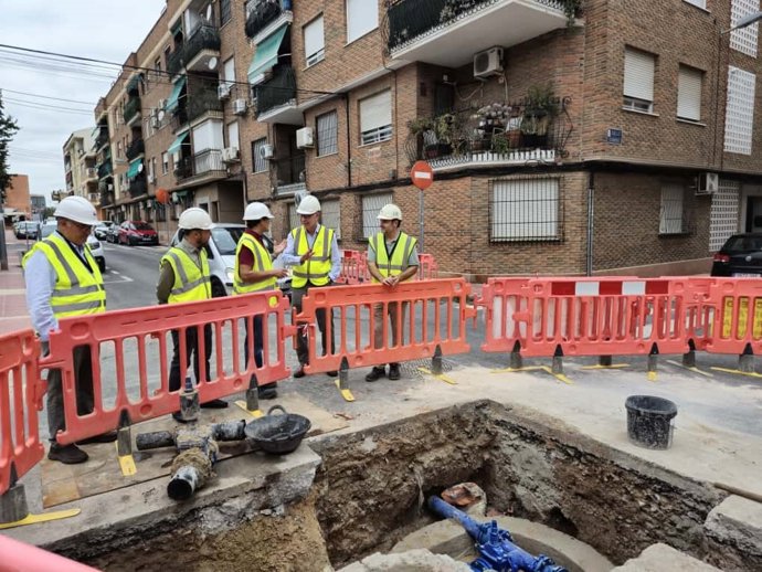 El concejal de Planificación Urbanística, Huerta y Medio Ambiente, Antonio Navarro, visita las obras de mejora y modernización de infraestructuras hidráulicas en la pedanía de El Palmar