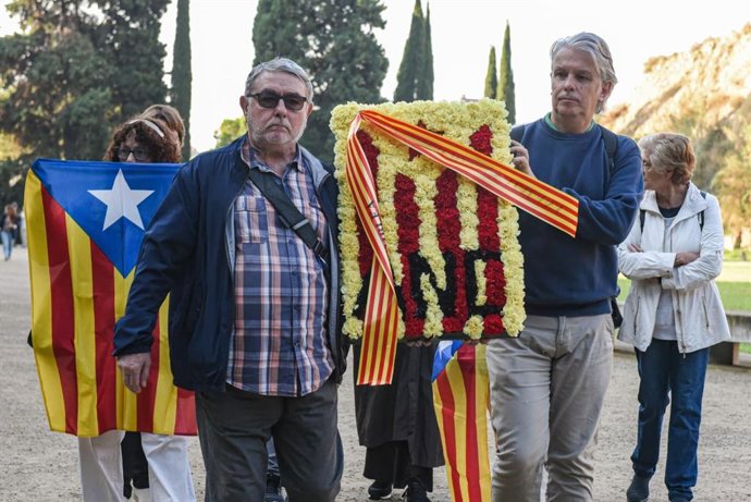 Ofrena floral de l'ANC a la tomba de l'expresident Lluís Companys