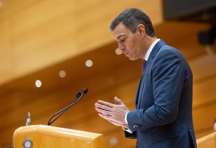 Archivo - El presidente del Gobierno Pedro Sánchez, interviene en el Senado.