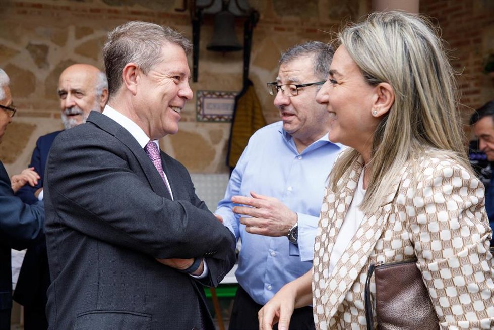 Archivo - El presidente de Castilla-La Mancha, Emiliano García-Page, y la delegada del Gobierno en la región, Milagros Tolón.