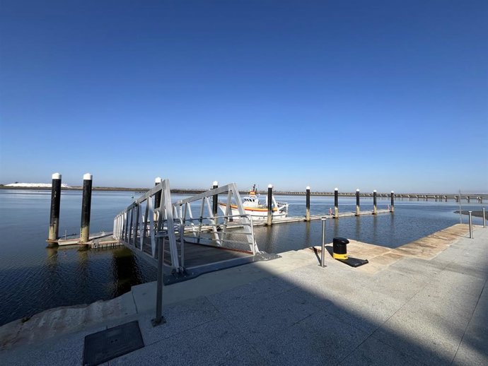 Nuevo pantalán de la Lonja del Puerto de Huelva.