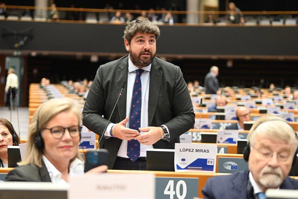 El presidente del Gobierno de la Región de Murcia, Fernando López Miras, interviene en el pleno del Comité Europeo de las Regiones, con motivo del debate sobre Defensa Europea