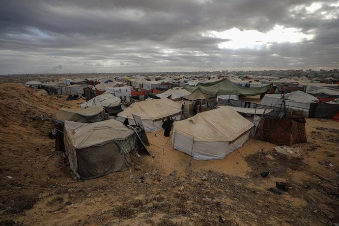 October 9, 2025, Nusairat Camp, Gaza Strip, Palestinian Territory: Palestinian children are seen as Palestinians who are forcibly displaced struggle to survive in harsh conditions at makeshift tents in the Nuseirat refugee camp due to Israeli ongoing heav