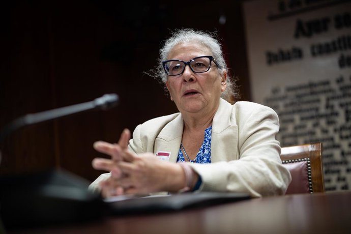 A empresária María del Carmen Pano Sánchez comparece perante a Comissão sobre o "caso Koldo", no Senado, em 15 de outubro de 2025, em Madri (Espanha). María del Carmen Pano Sánchez depõe perante a Comissão de Inquérito sobre os contratos, licenças,