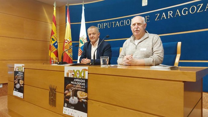 El diputado provincial Eduardo Arilla y el presidente de la Asociación Micológica San Martín del Moncayo, Jesús Lamata.