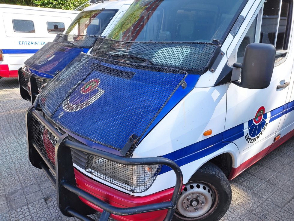 Furgoneta de la Ertzaintza
