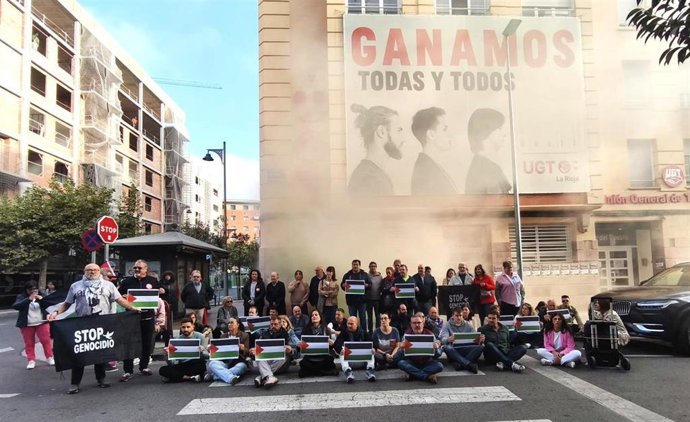Sentada de UGT La Rioja por la paz en Palestina