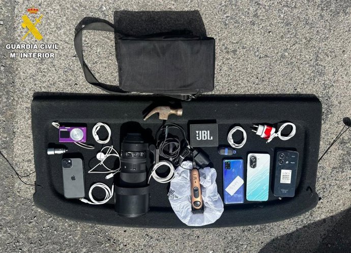 La Guardia Civil esclarece 31 robos en interior de vehículos en la isla de Lanzarote