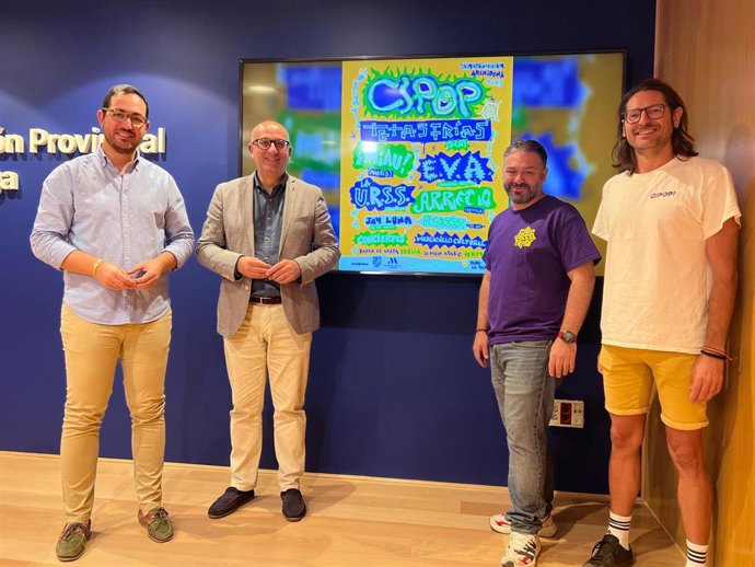 El vicepresidente y diputado de Cultura, Manuel López Mestanza, y concejal de Cultura de Archidona, Pablo Garrido, presentan la IV edición del festival de música Cipop de Archidona