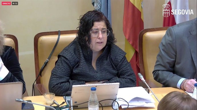 Imagen De Rosalía Serrano En Un Pleno Municipal.