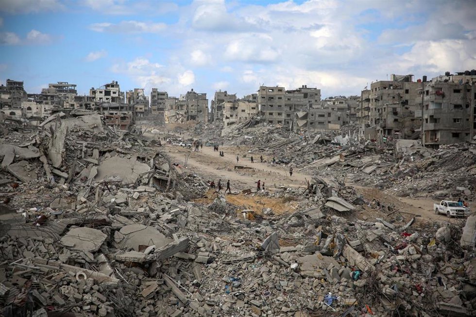 Desplazados palestinos regresan a la ciudad de Gaza, en el norte de la Franja, tras el acuerdo de alto el fuego entre Israel y el Movimiento de Resistencia Islámica (Hamás) en línea con la propuesta del presidente de Estados Unidos, Donald Trump (archiv