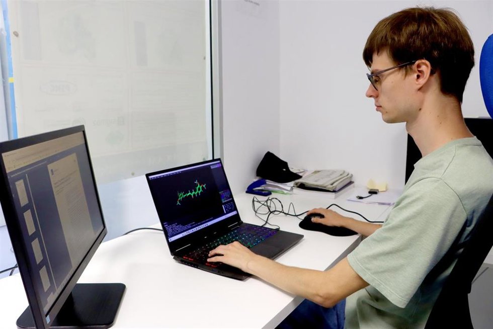 El investigador de la UCAM Jochem Nelen trabaja en el estudio