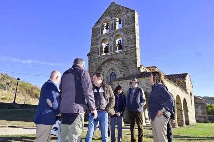 Seis touroperadores internacionales recorren la Montaña Palentina para promocionarla como destino de ecoturismo sostenible