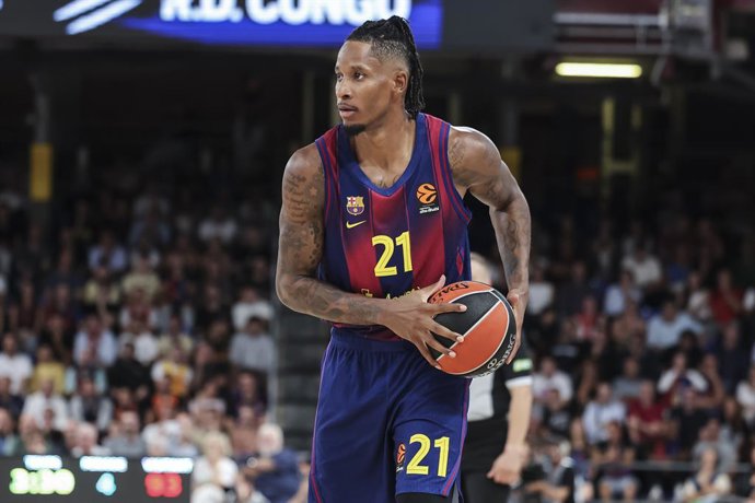 Will Clyburn of FC Barcelona in action during the Turkish Airlines Euroleague 2025/26 League Phase MD3, match played between FC Barcelona and Valencia Basket at Palau Blaugrana on October 10, 2025 in Barcelona, Spain.