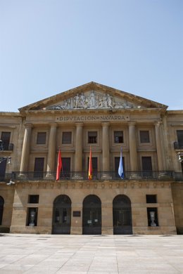 Archivo - Fachada del Palacio de Navarra.