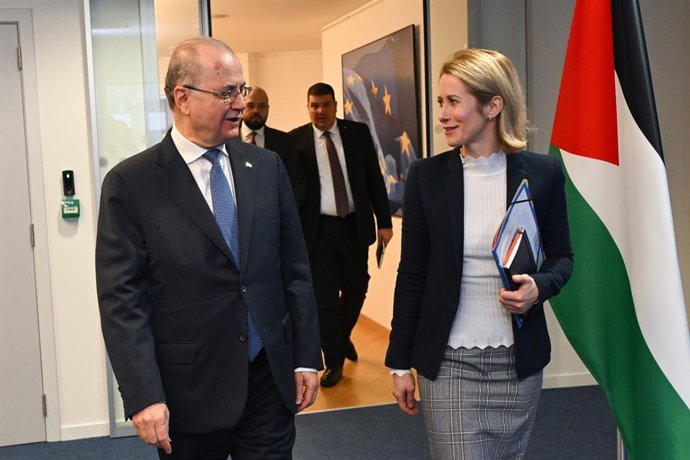Archivo - La Alta Representante de la UE para Política Exterior, Kaja Kallas, recibe en Bruselas al primer ministro de la Autoridad Palestina, Mohamed Mustafá