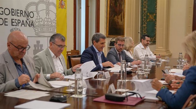 El delegado del Gobierno de España en Andalucía, Pedro Fernández, ha presidido este miércoles la Comisión de Asistencia al Delegado.