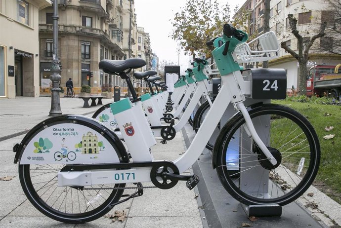 Archivo - Servicio de bicicleta eléctrico.