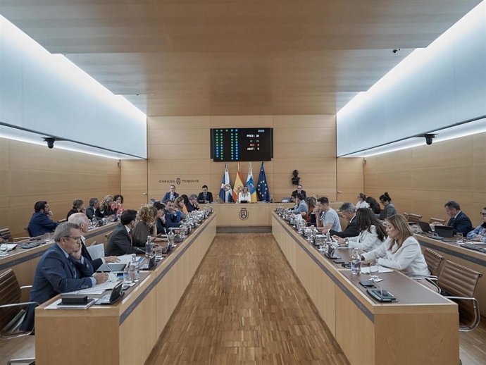 Archivo - Pleno del 'Debate sobre el Estado de la Isla'