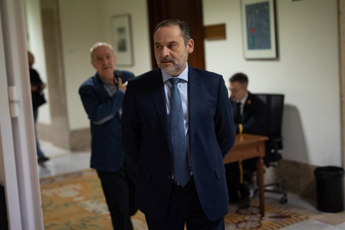 Archivo - El diputado del Grupo Mixto José Luis Ábalos en el Congreso de los Diputados.