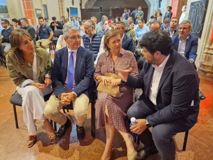 El presidente de la Diputación y de Turismo Costa del Sol ha participado en Ronda en la presentación de la Gala de la Guía Michelin que tendrá lugar el 25 de noviembre en Málaga.