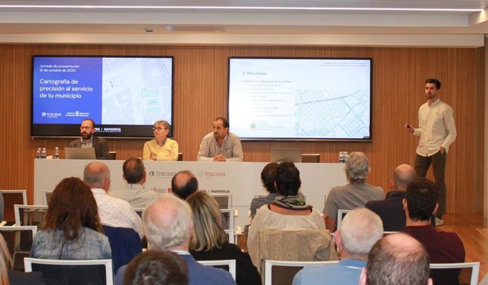 Un momento de la presentación de las principales características de la cartografía de precisión.