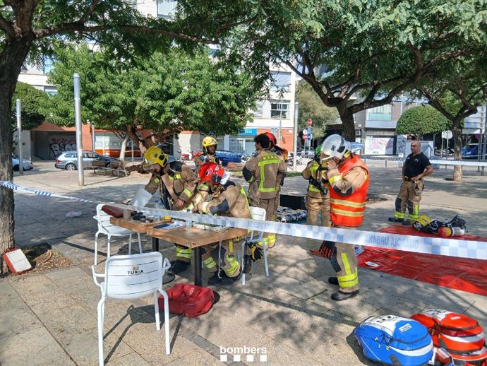 Els bombers treballant en la fugida de gas 