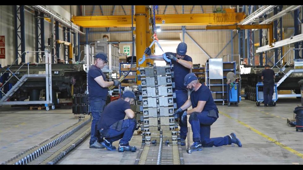 Trabajadores de la planta GDELS-SBS