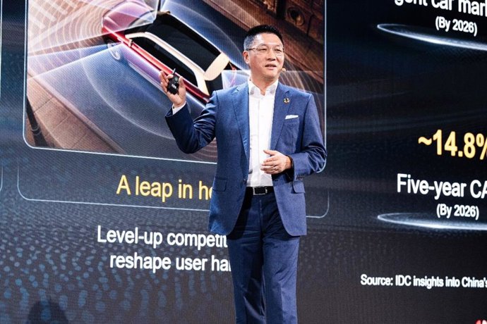 James Chen, President of Huawei Carrier Business, delivering a keynote speech